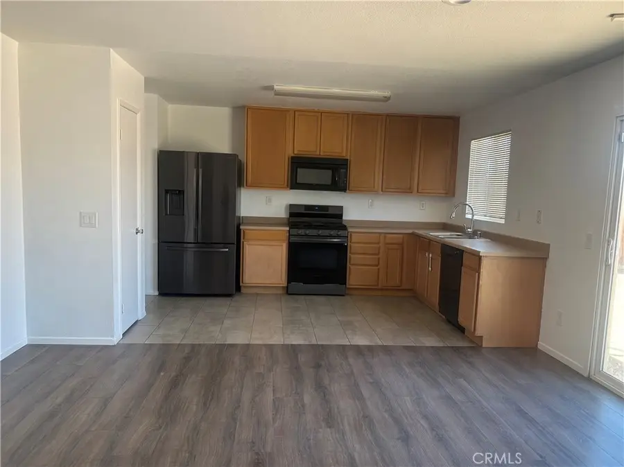 16562 Jasmine, Victorville, CA 92395 - #2