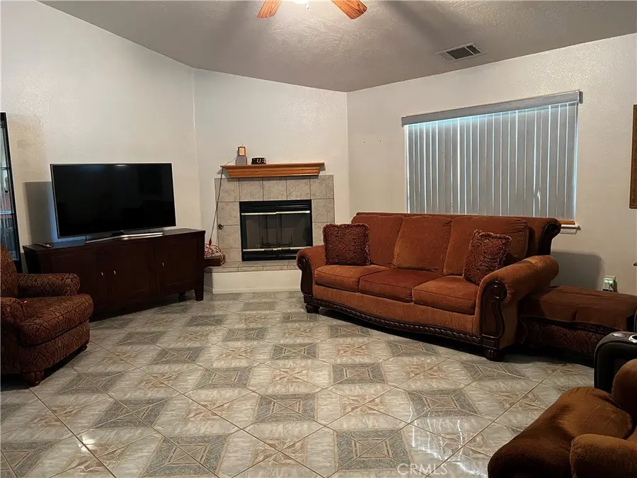 16790 Sycamore, Hesperia, CA 92345 - #3