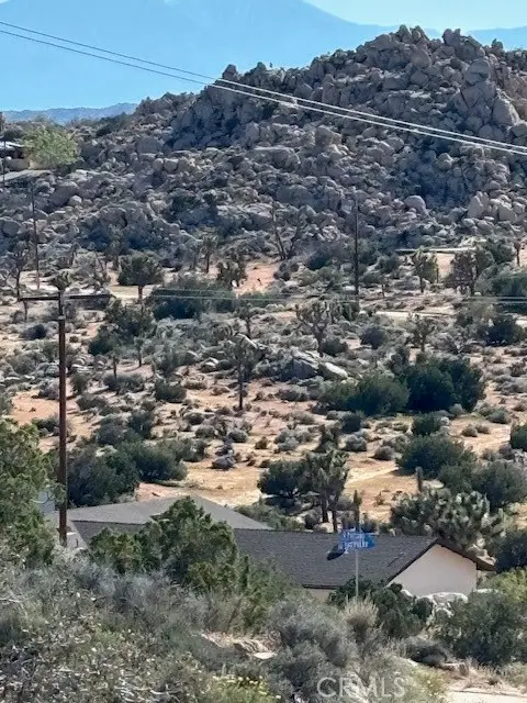 5437 Davis Way, Yucca Valley, CA 92284 - #2