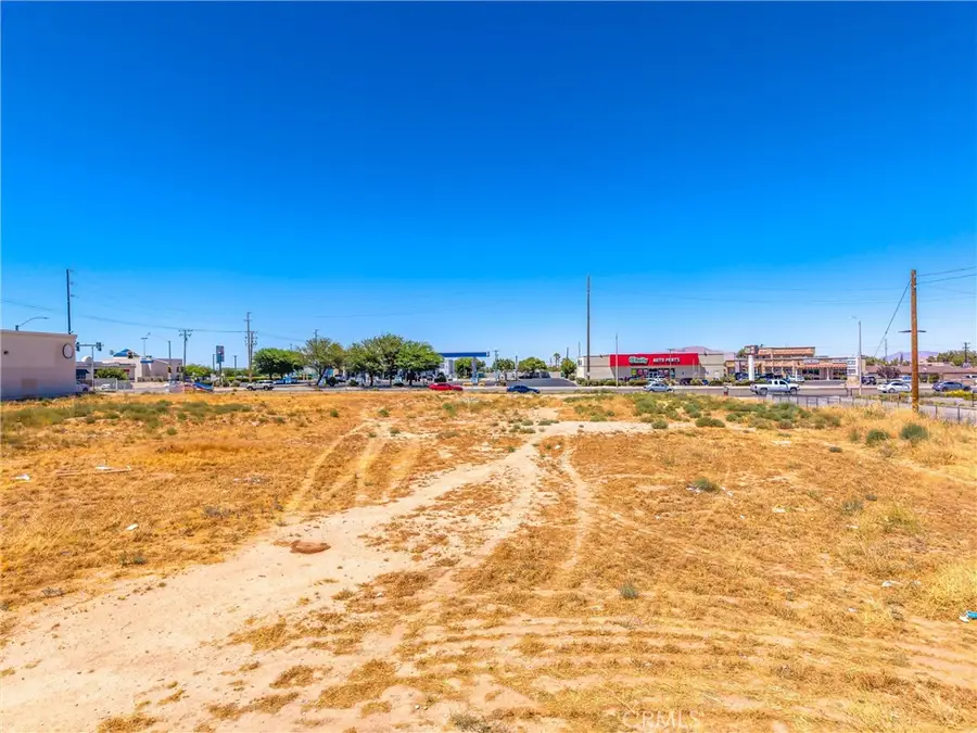 15335 Bear Valley, Hesperia, CA 92345 - #3