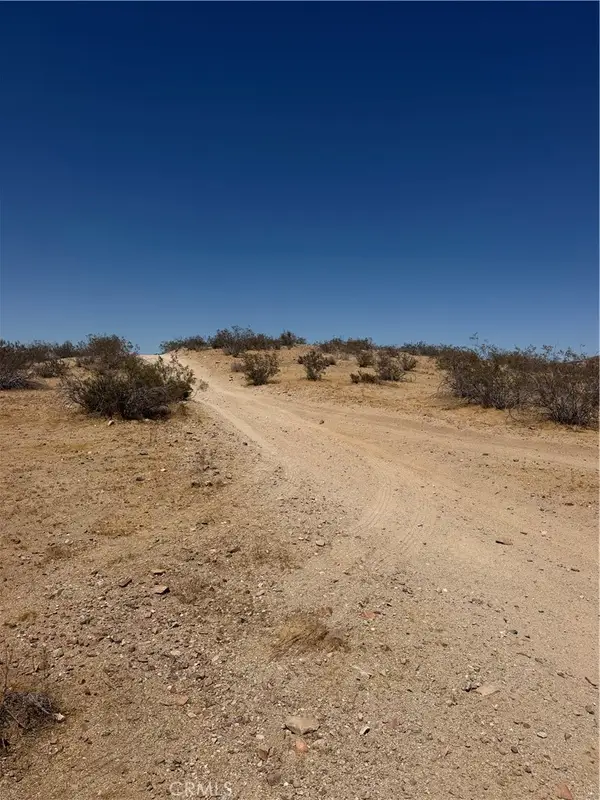 39 Leaping Lizard Lane, Apple Valley, CA 92307