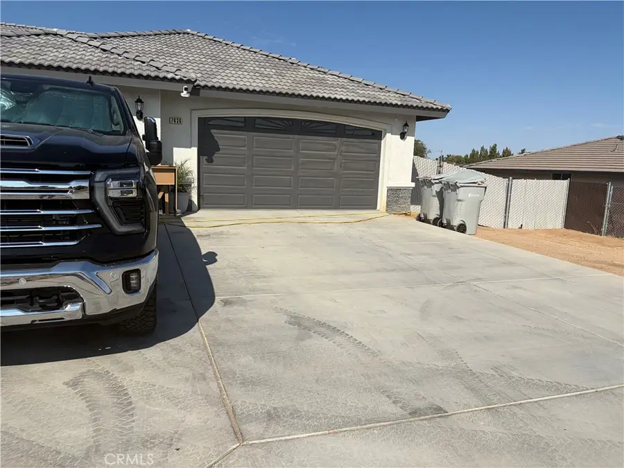 7636 Oxford, Hesperia, CA 92345 - #2