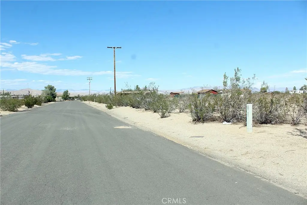 11 Olanche Avenue, Mojave, CA 93501 - #1