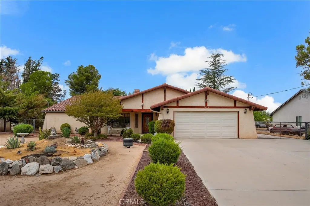7040 Kenyon, Hesperia, CA 92345 - #1