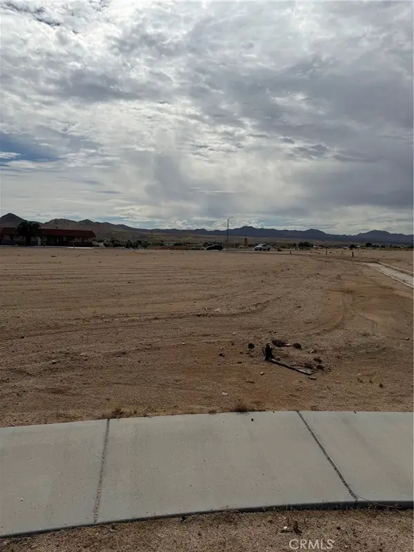 5 Autumn, Helendale, CA 92342