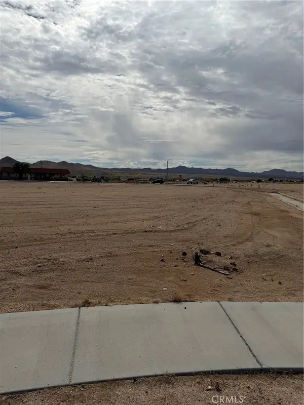 6 Autumn, Helendale, CA 92342