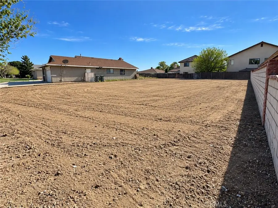 13450 Driftwood Drive, Victorville, CA 92395 - #2
