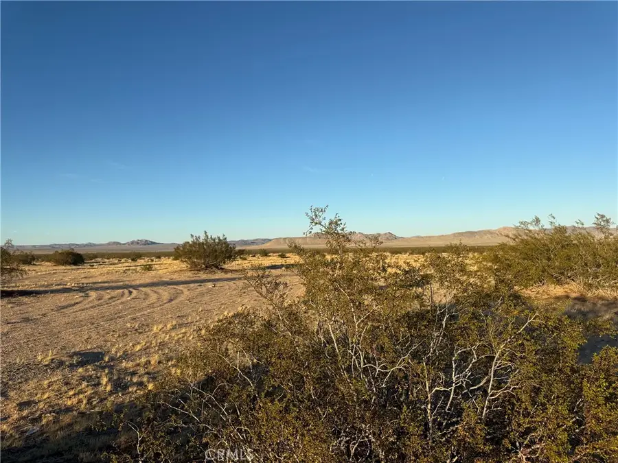 2 Swanee Road, Lucerne Valley, CA 92356 - #2