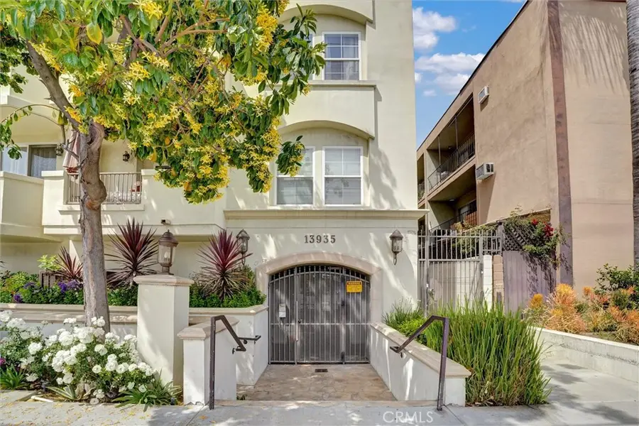 13935 Burbank #105, Van Nuys, CA 91401 - #2