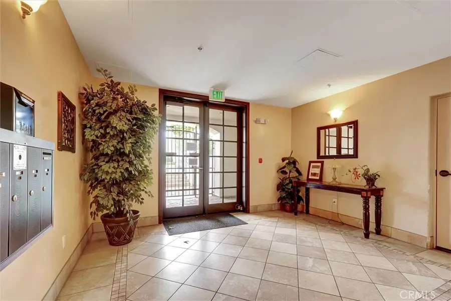 13935 Burbank #105, Van Nuys, CA 91401 - #3