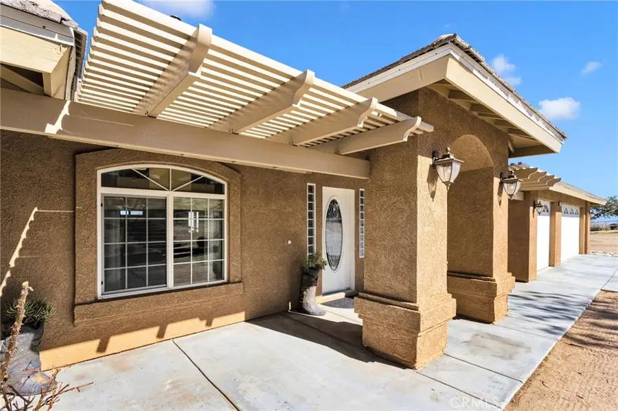 26030 Roundup Way, Apple Valley, CA 92308 - #3