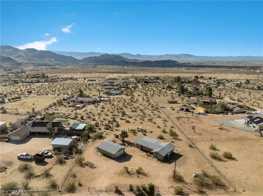 24607 Shoshone Road, Apple Valley, CA 92307 - #2