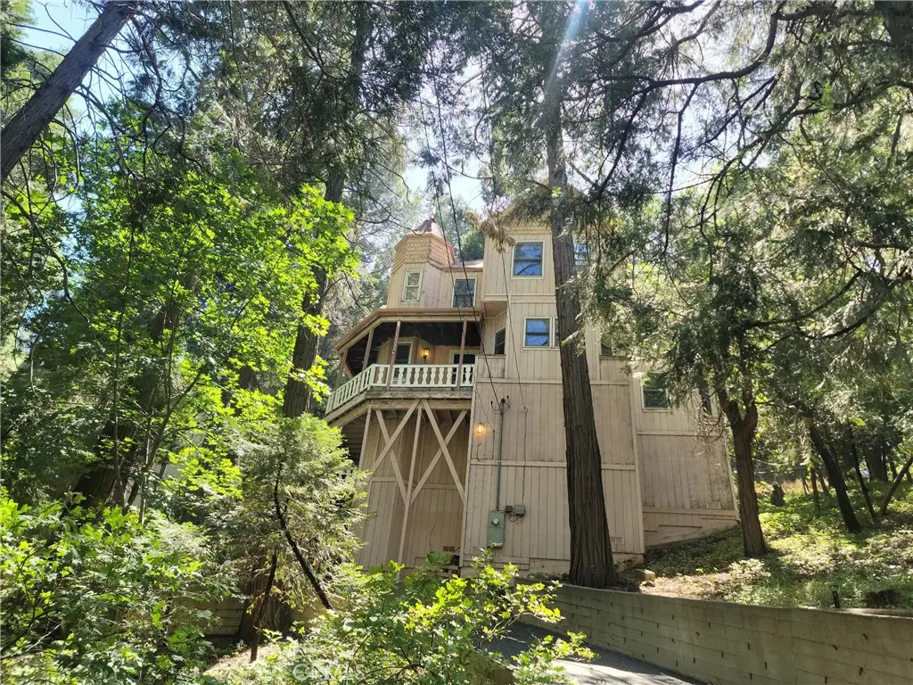 24083 Cresta Drive, Crestline, CA 92325 - Image #1