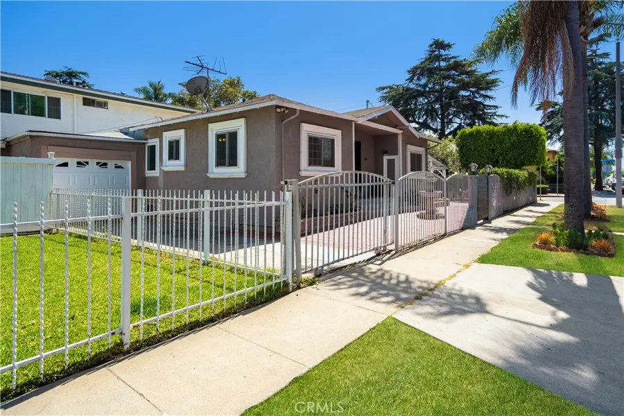 400 E Buckthorn Street, Inglewood, CA 90301 - #2