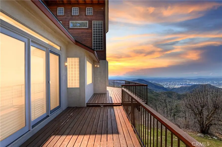 28527 Willow Road, Lake Arrowhead, CA 92352 - Image #2