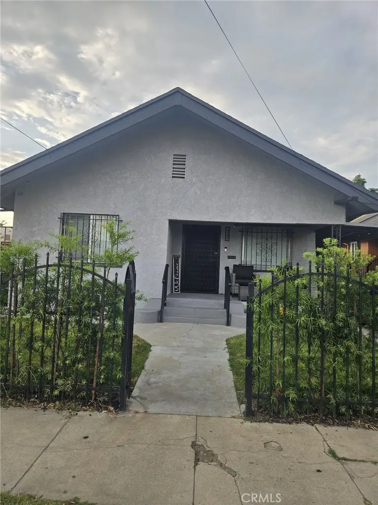 437 W 58th Street, Los Angeles, CA 90037 - Image #1