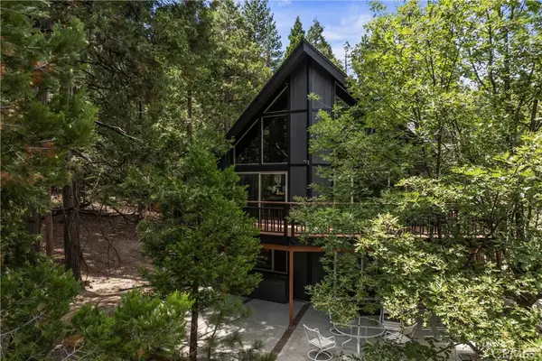 260 El Dorado Drive, Lake Arrowhead, CA 92352