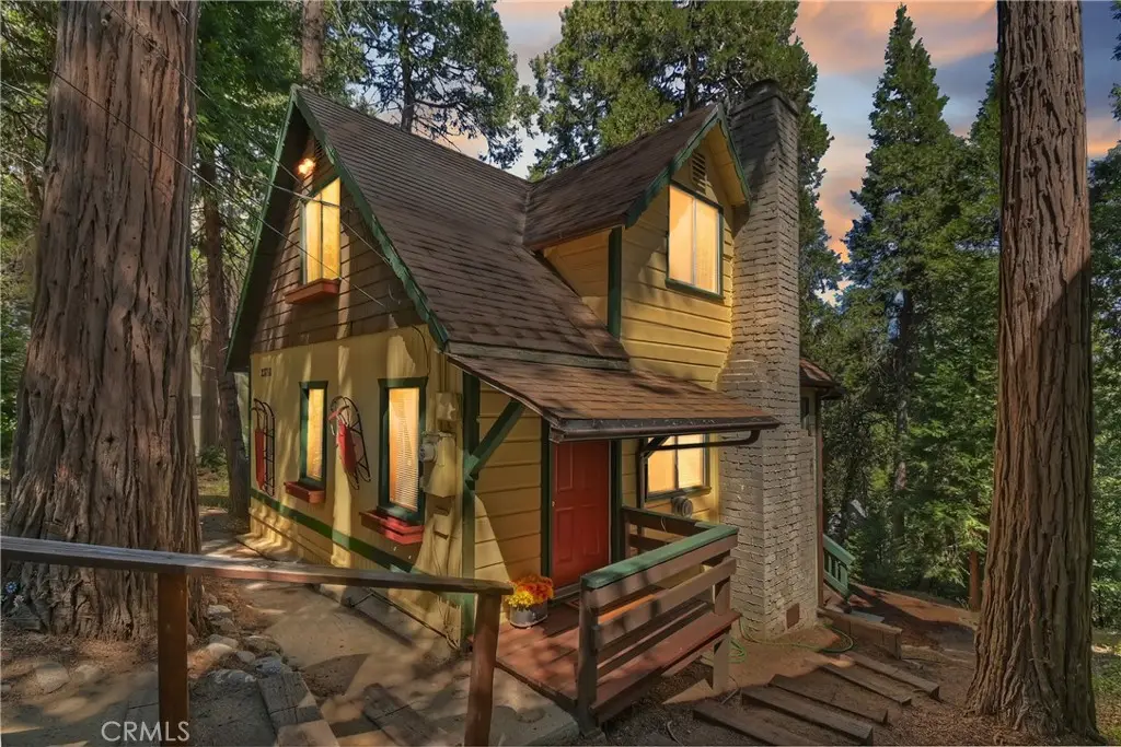 23718 Scenic Drive, Crestline, CA 92325 - Image #1