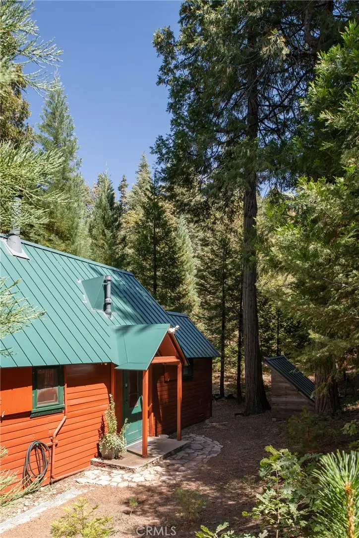 629 Lodge Lane, Twin Peaks, CA 92391 - Image #3
