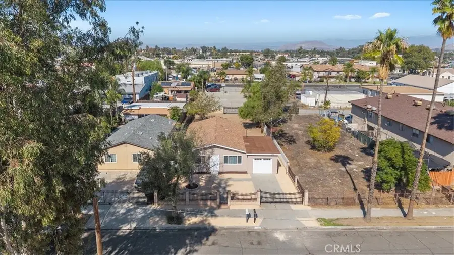 242 E 6th, Perris, CA 92570 - Image #3