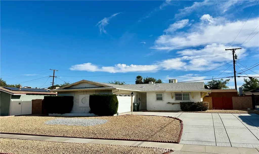 15699 La Verida, Victorville, CA 92395 - #1