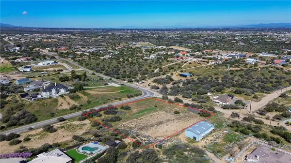 10735 Ranchero Rd, Oak Hills, CA 92344