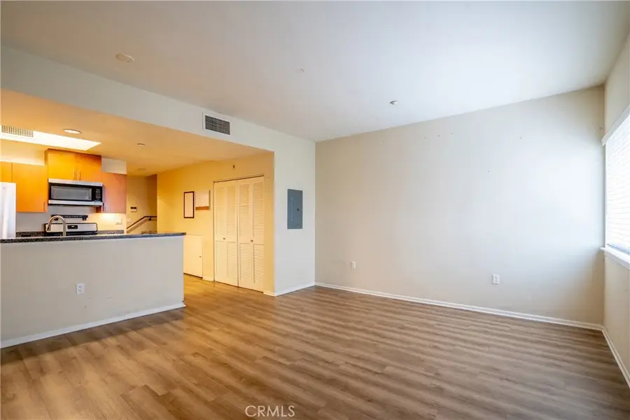2864 Sunset Place #205, Los Angeles, CA 90005 - Image #3