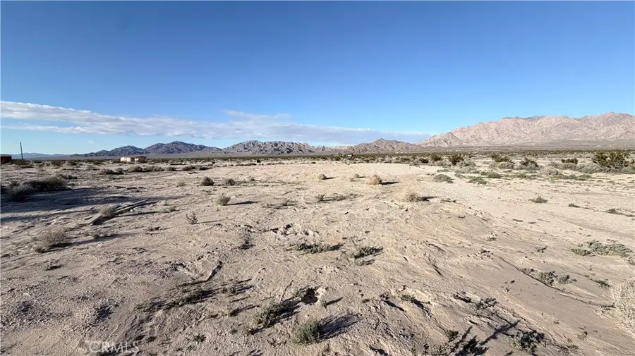 87908 Amboy, Twentynine Palms Yucca Valley, CA 92277 - Image #3