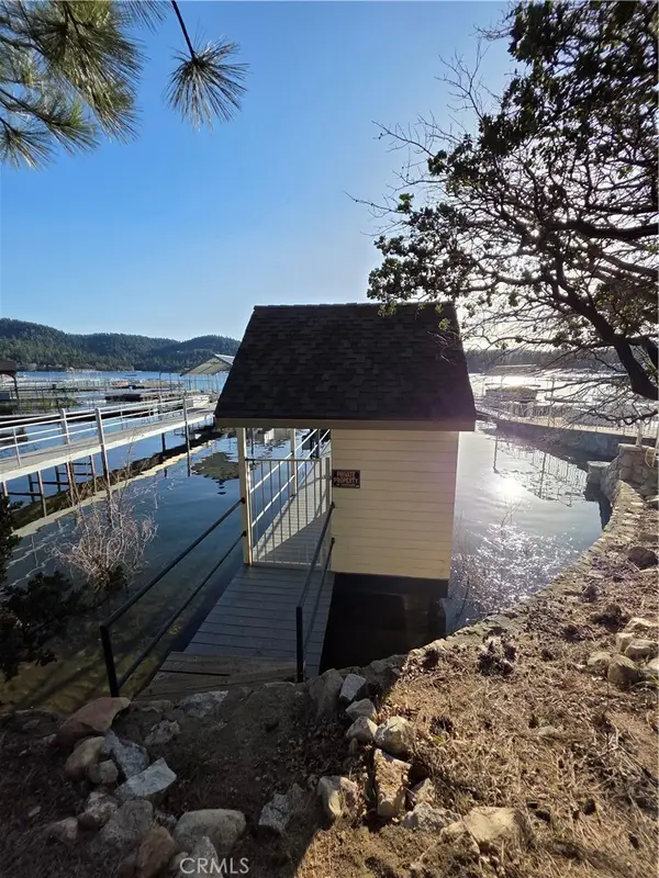 324 N324- Single Slip Dock, Lake Arrowhead, CA 92352