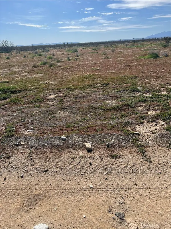 0 Ca-18, Phelan, CA 92371