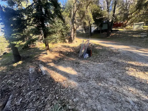 24989 Highland, Crestline, CA 92325