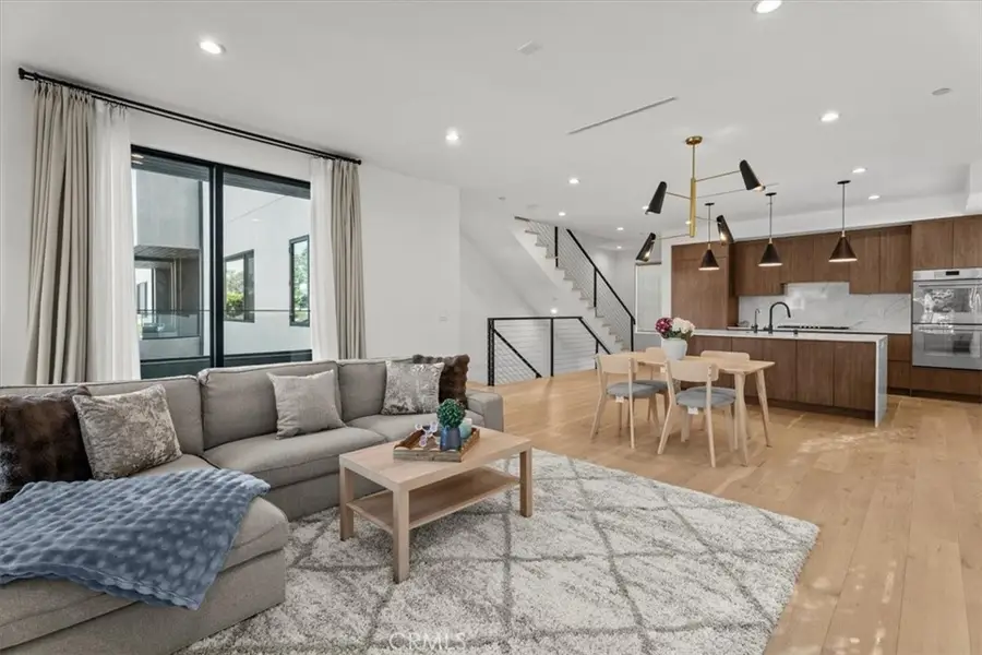 4322 N Serene Place, Studio City, CA 91604 - #3