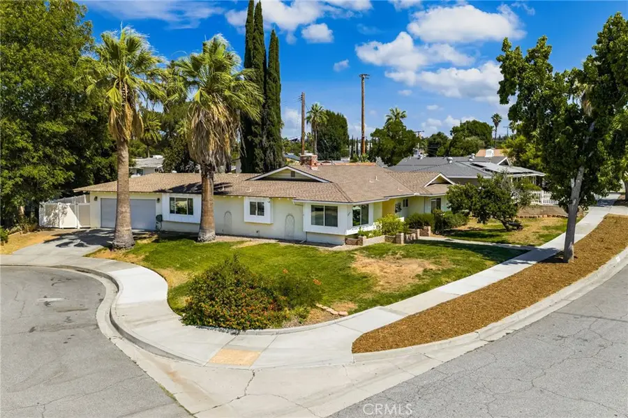527 Nottingham Drive, Redlands, CA 92373 - #2