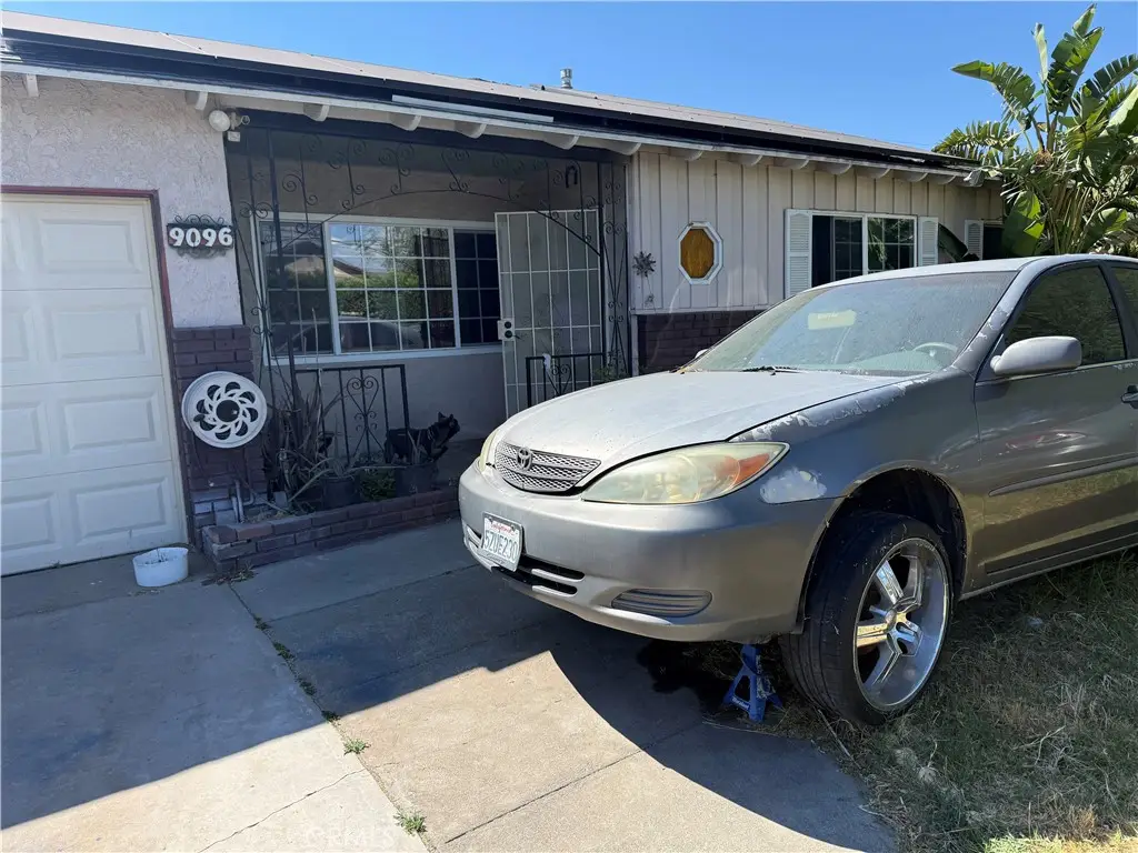 9096 Elm, Fontana, CA 92335 - #1