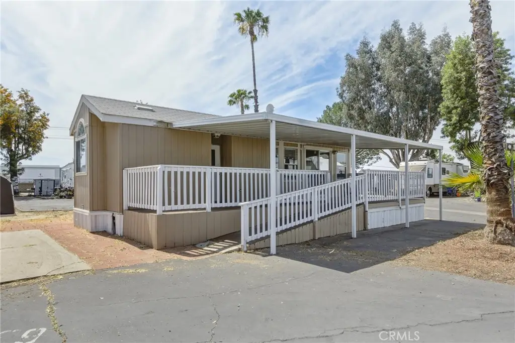 2750 W Acacia Ave, Hemet, CA 92545 - #1