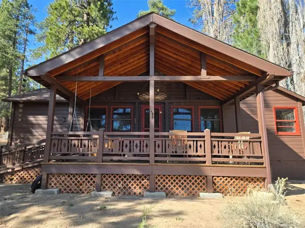 4 Lakeview Track, Fawnskin, CA 92333