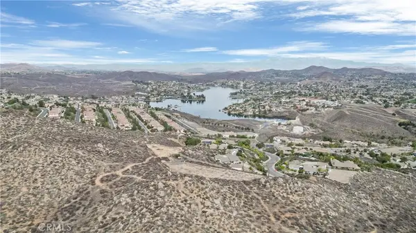 9 Via Del Lago, Lake Elsinore, CA 92532