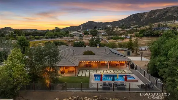 16420 Rocky Glen Road, Lake Mathews, CA 92570