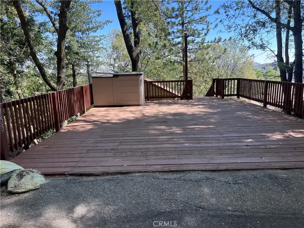 955 Coulter Pine, Crestline, CA 92325