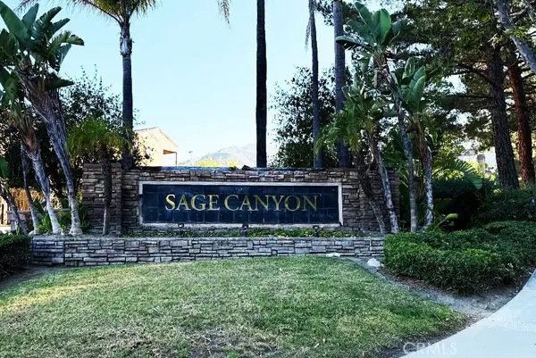 2500 San Gabriel Way #306, Corona, CA 92882