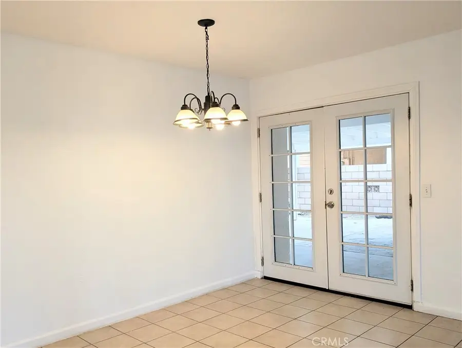 357 W Woodcrest St., Rialto, CA 92376 - #3