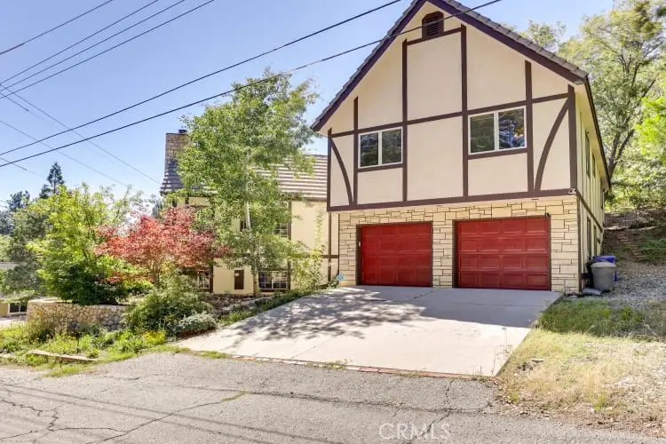 196 Hillcrest Court, Lake Arrowhead, CA 92352 - #3