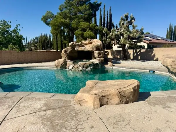 13375 Rincon Rd, Apple Valley, CA 92308