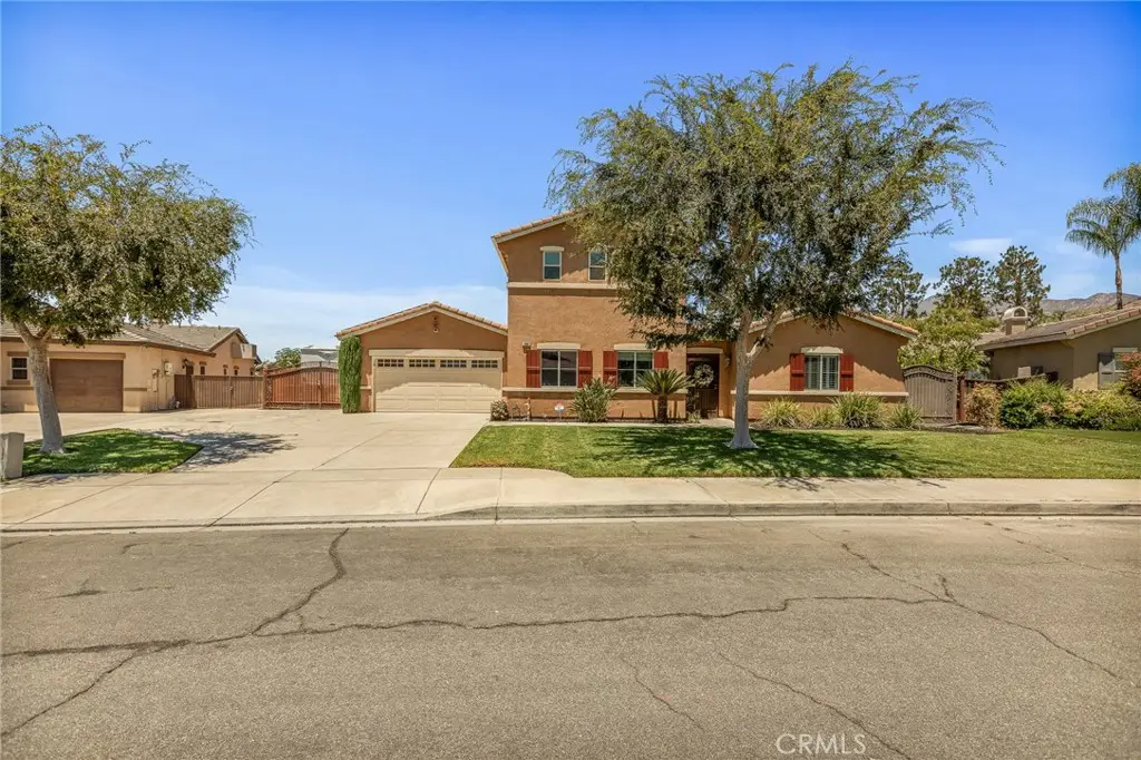 7902 Camino Cielo, Highland, CA 92346 - #1
