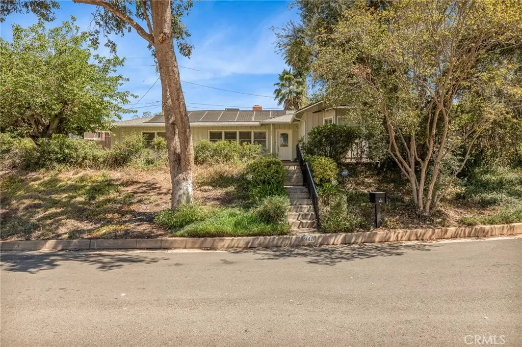 940 Carob, Redlands, CA 92373 - #1