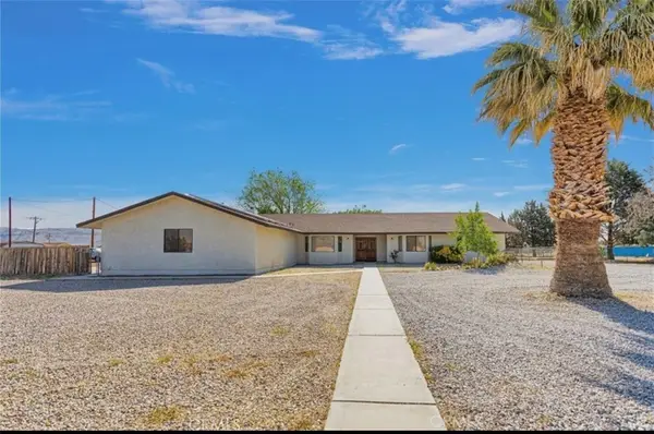 14829 Navajo Road, Apple Valley, CA 92307