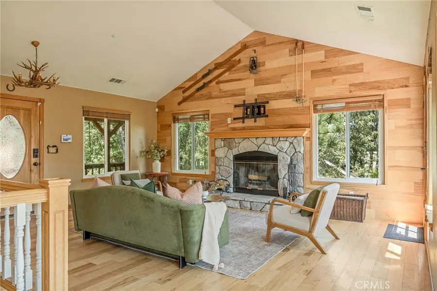 1208 Aleutian, Lake Arrowhead, CA 92352 - #3