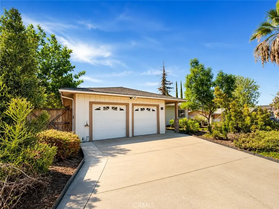 302 S San Mateo Street, Redlands, CA 92373 - #2