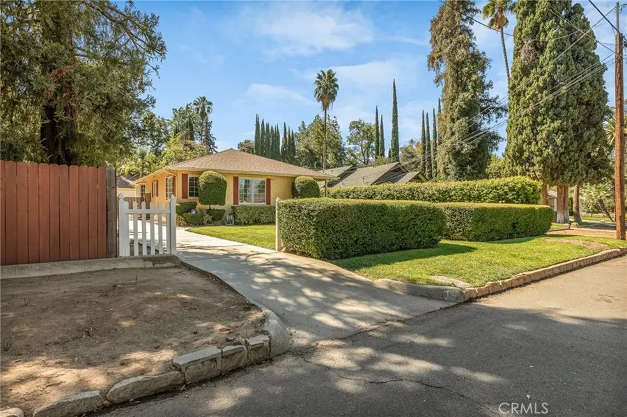 419 Walnut Avenue, Redlands, CA 92373 - #2