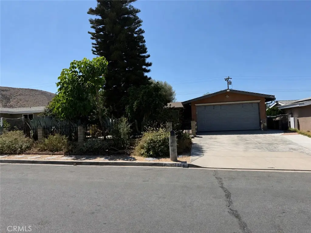 3484 Andover St, Corona, CA 92879 - #1